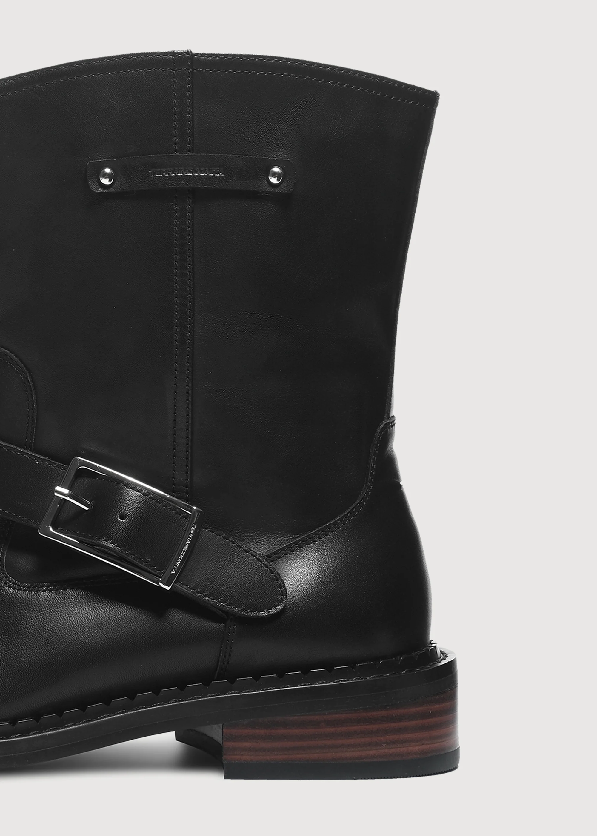 Wood-Grain Heel Ankle Boots Black - Image 9