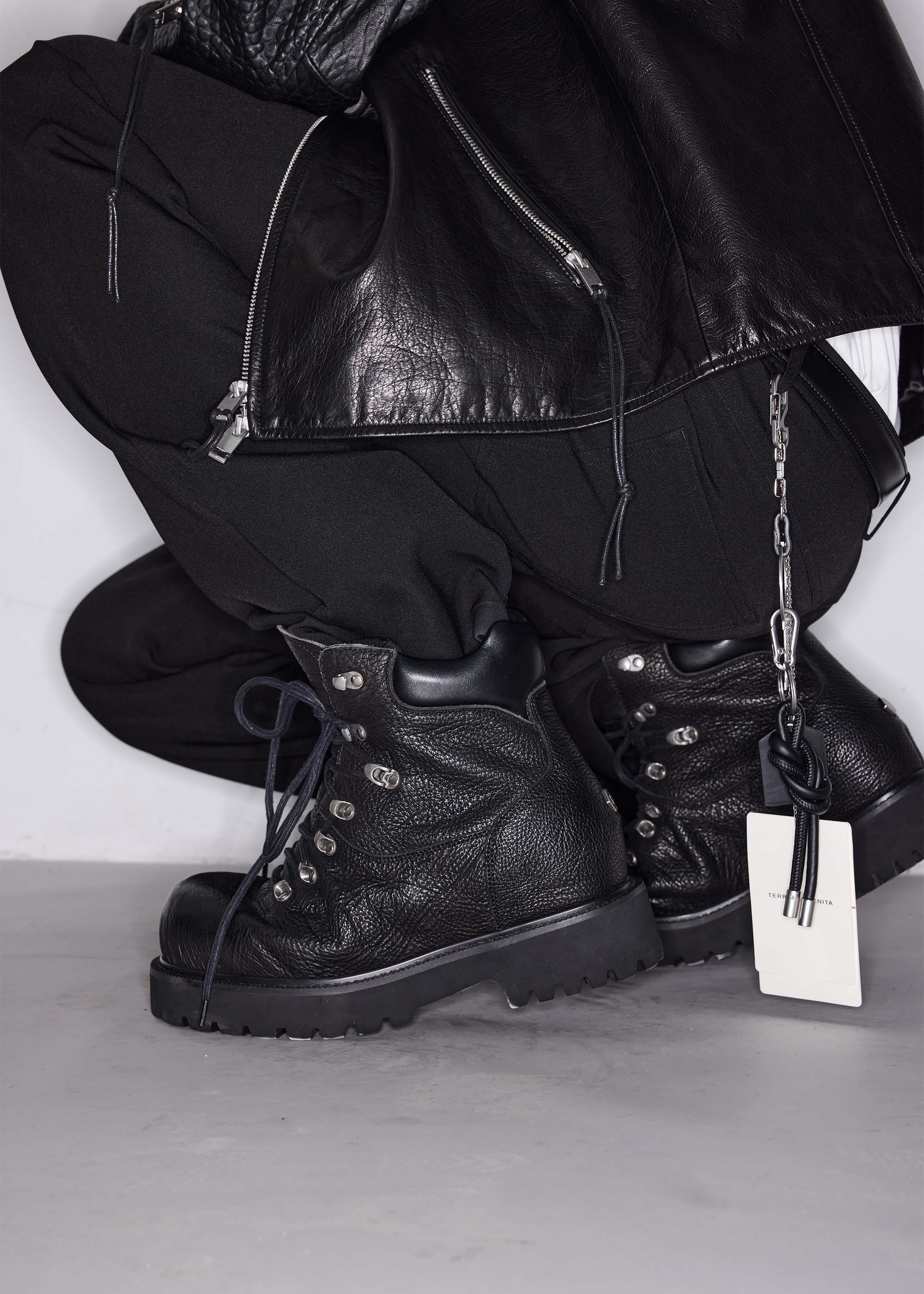 Work-Style Leather Boots Black - Image 2