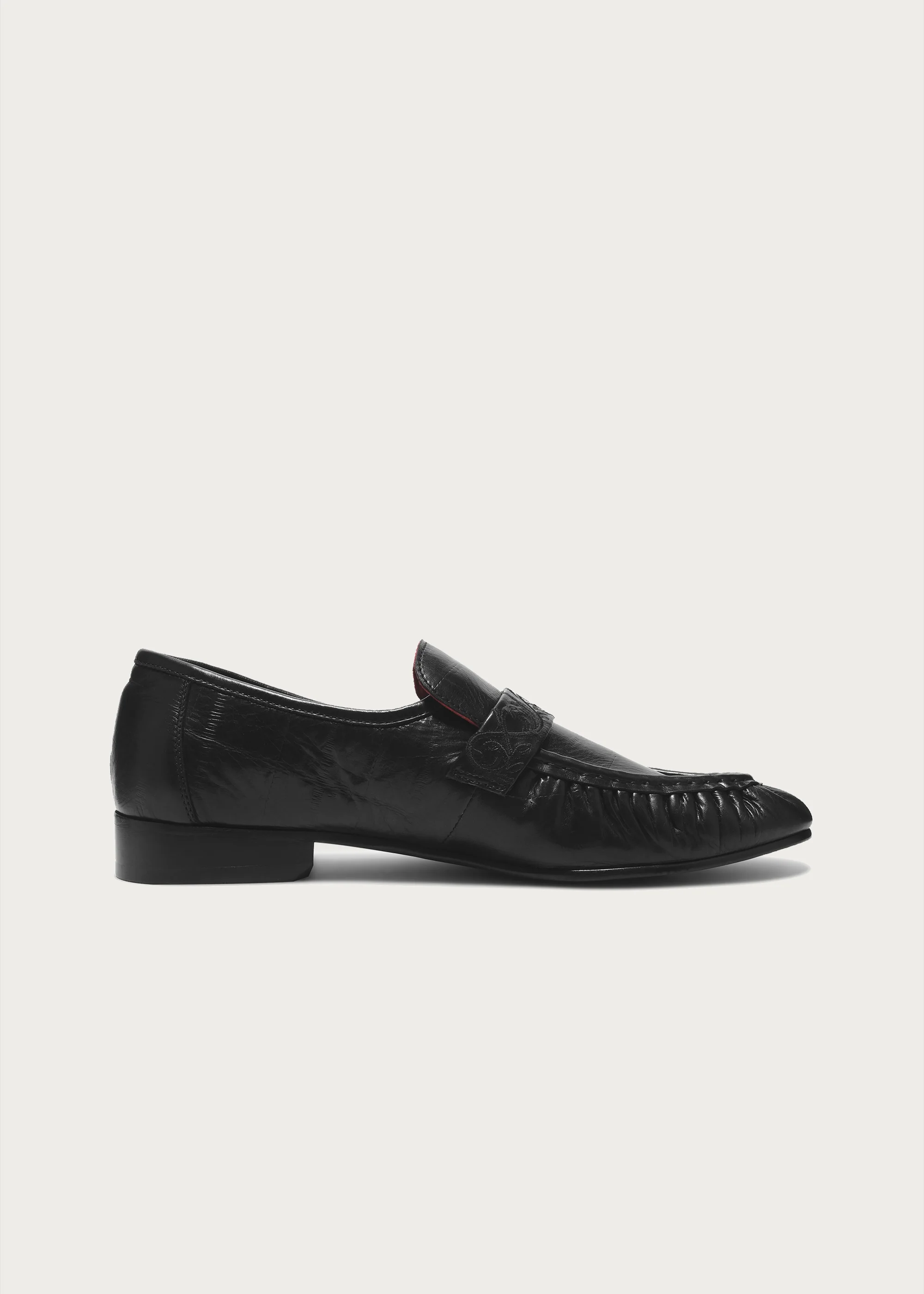 Vine-Engraved Loafers Elegant Black - Image 10