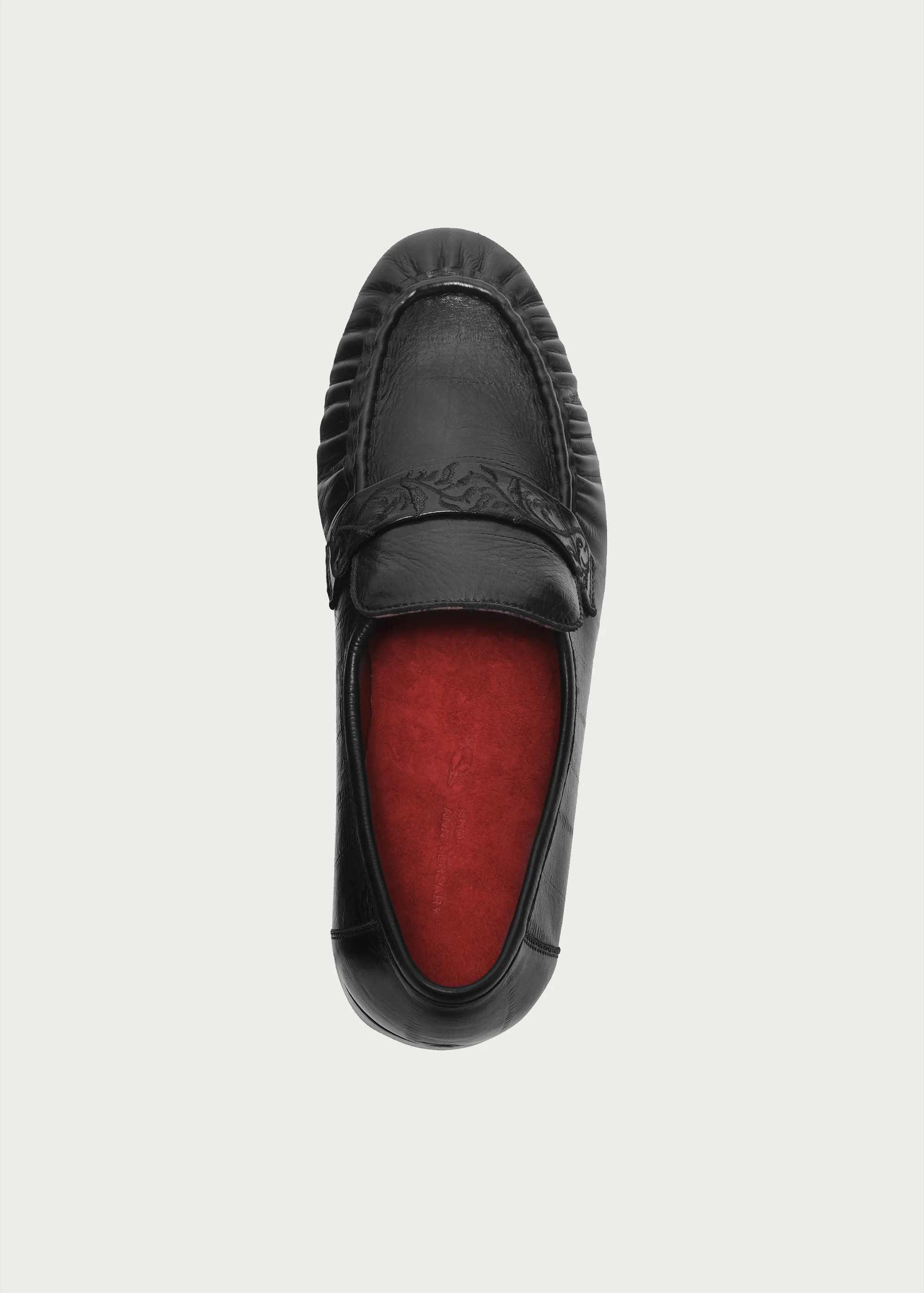 Vine-Engraved Loafers Elegant Black - Image 5